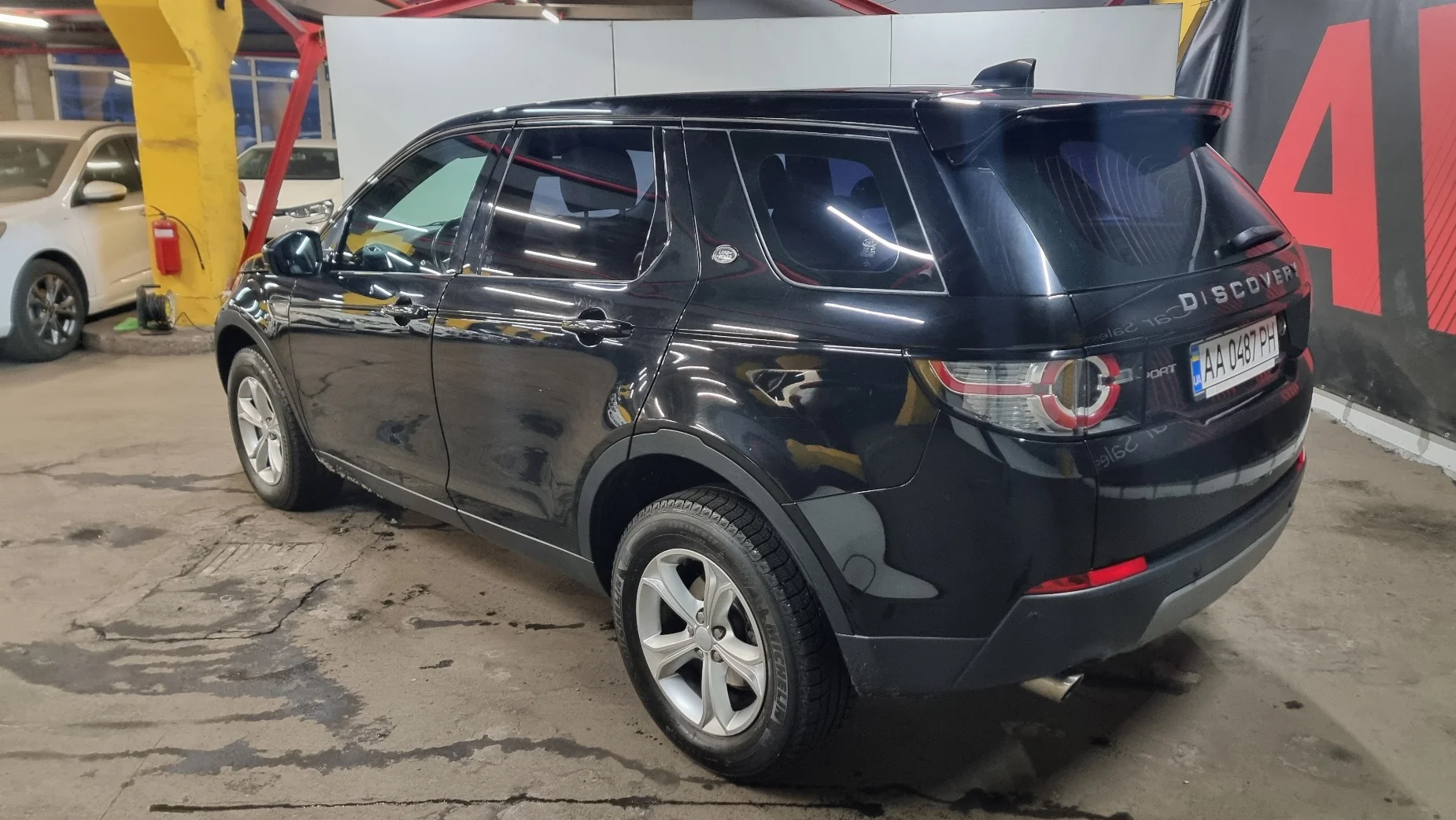 Land Rover Discovery Sport photo
